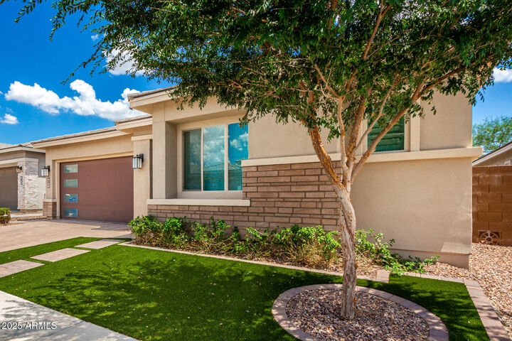 Property Photo: 2831 E Los Gatos Drive AZ 85050