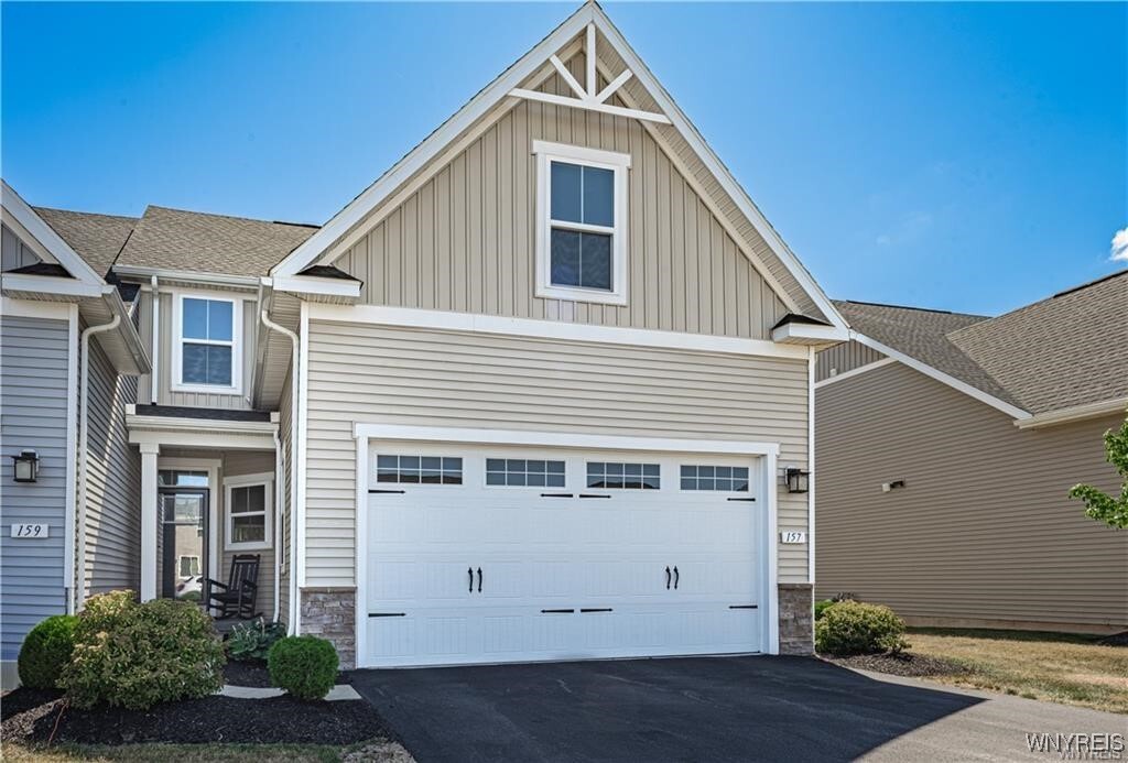Property Photo: 157 Sandstone Circle NY 14072