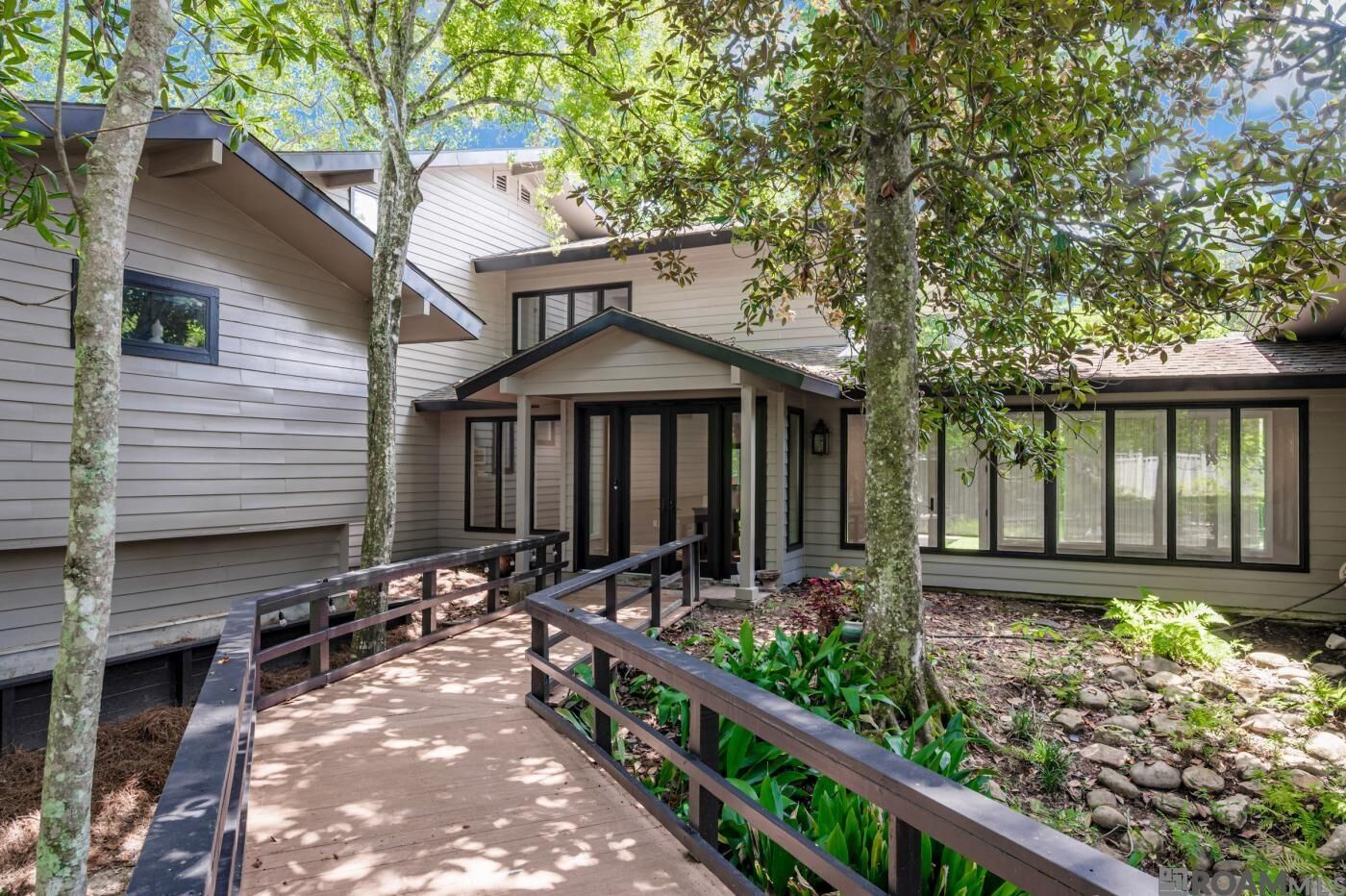 Property Photo:  4921 Piney Point Ave  LA 70817 