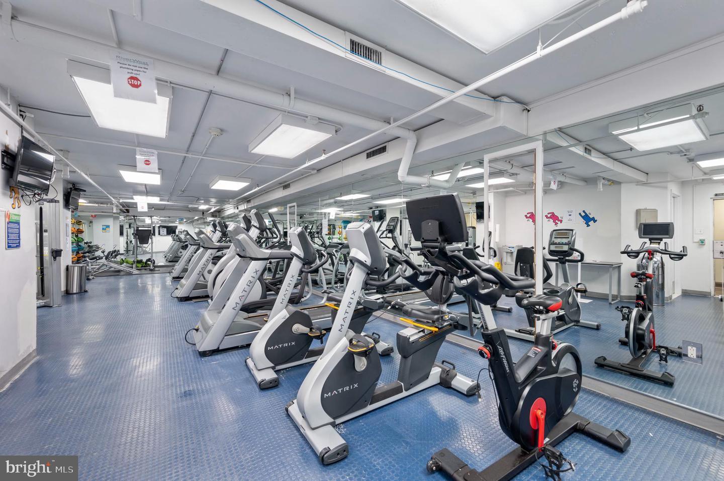 Property Photo:  2101 Chestnut Street 17 1711  PA 19103 