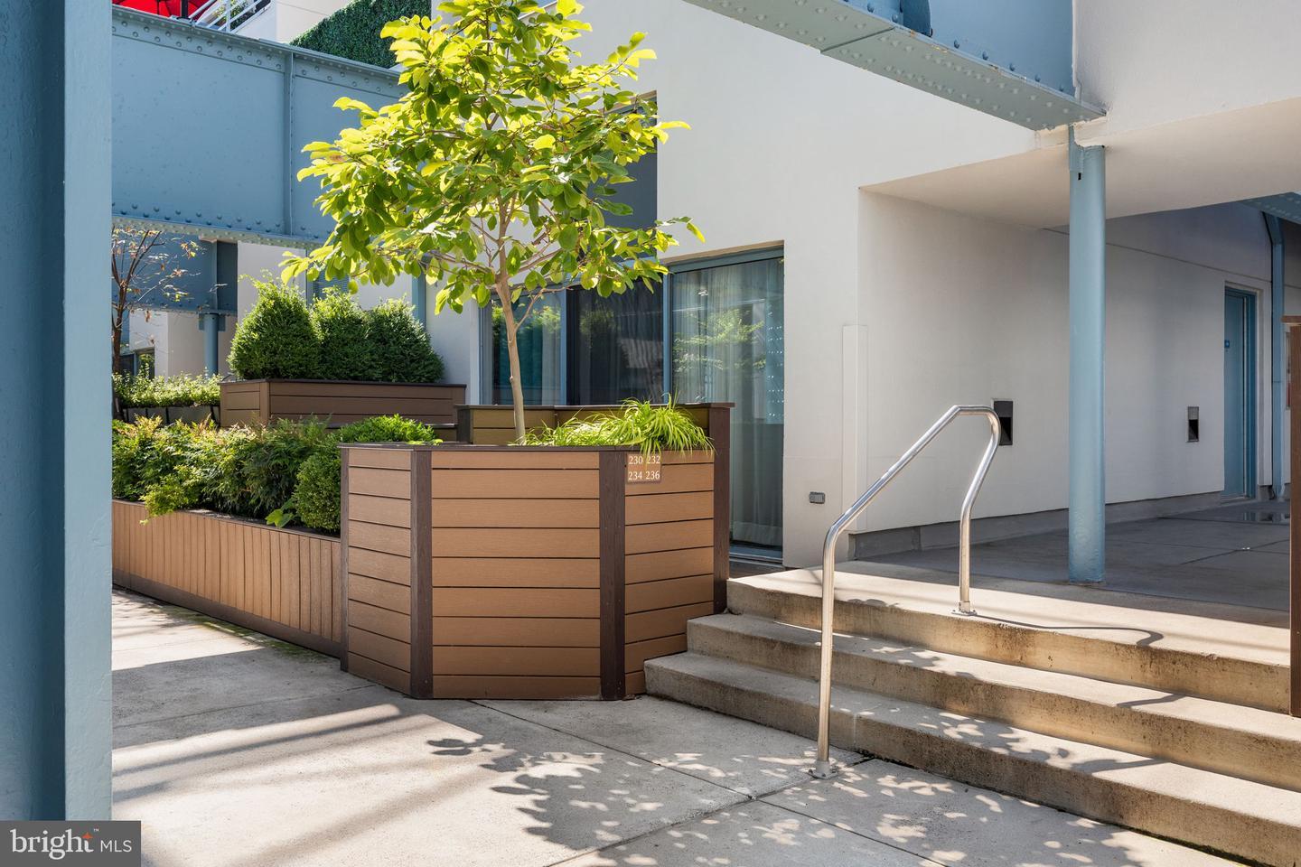 Property Photo:  3 N Chris Columbus Boulevard Pl236  PA 19106 