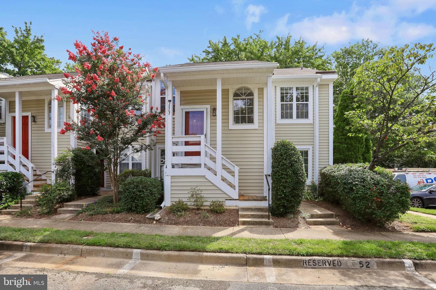Property Photo: 2867 Yarling Court 2867 VA 22042