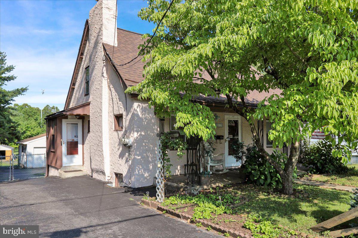 Property Photo:  409 Manatawny Street  PA 19464 