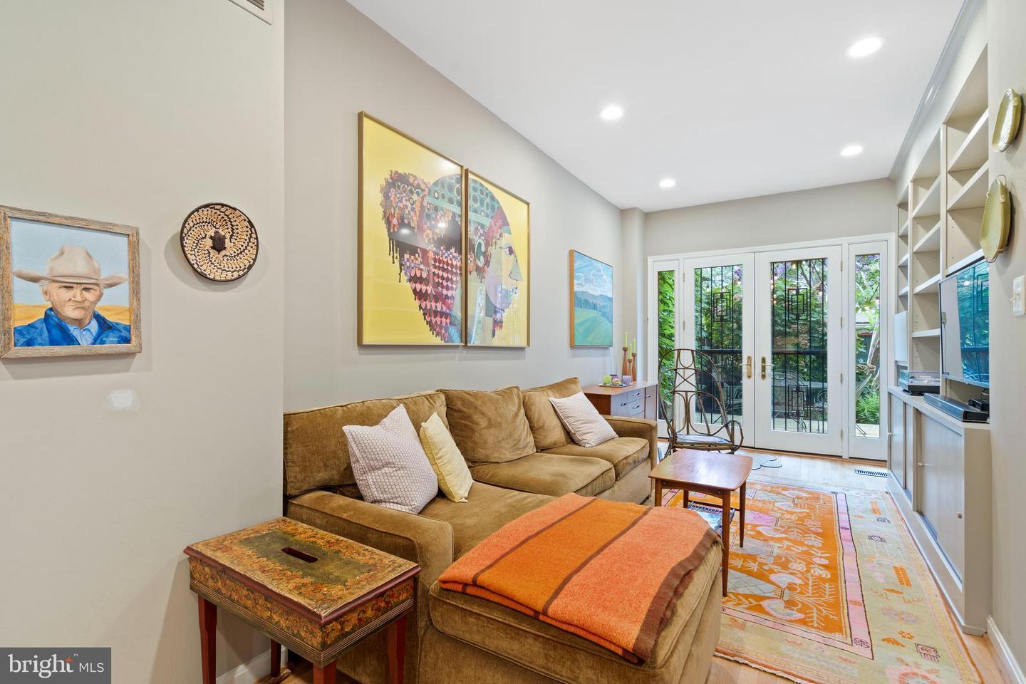 Property Photo:  139 11th Street SE  DC 20003 