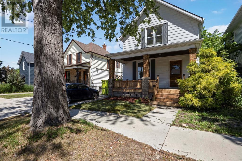 Photo de la propriété: 230 Vidal Street South ON N7T 2T7