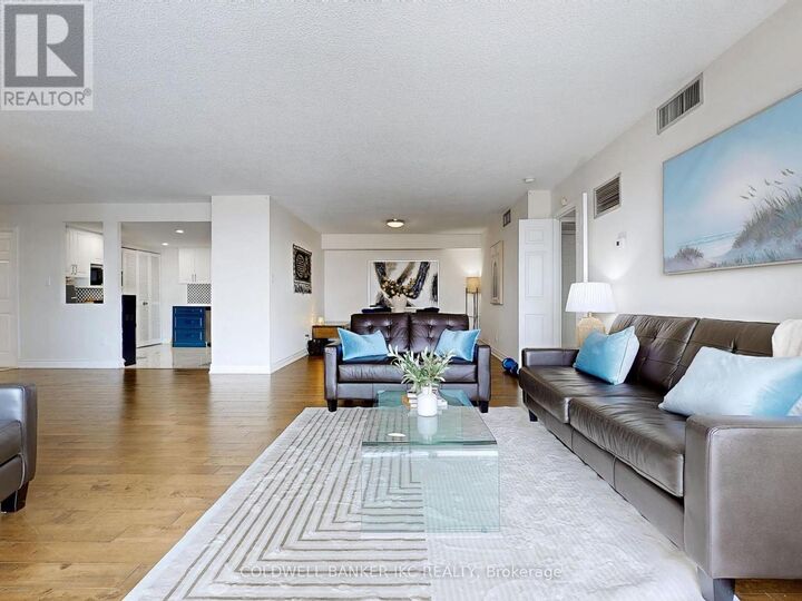 Property Photo:  4235 Sherwood Towne Boulevard 1001  ON L4Z 1W3 