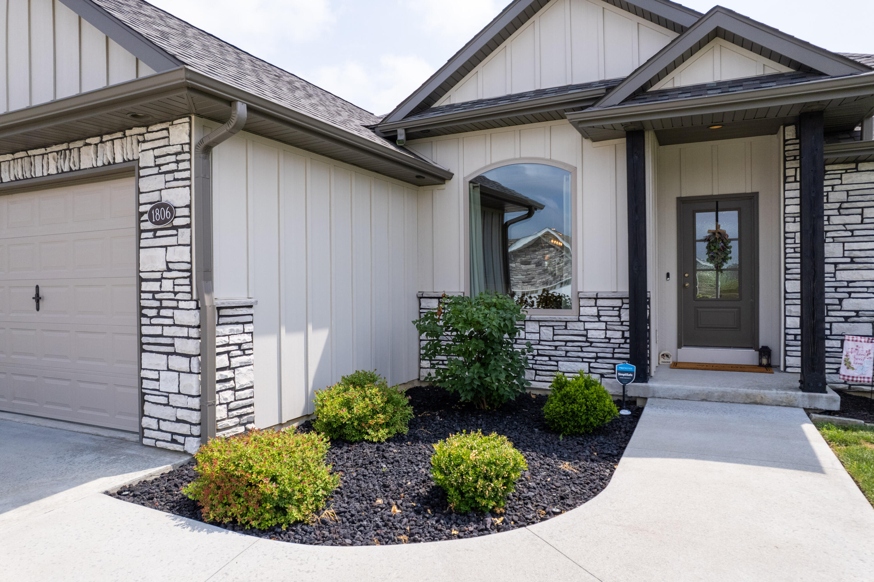 Property Photo: 1806 Stillpoint Ct MO 65203
