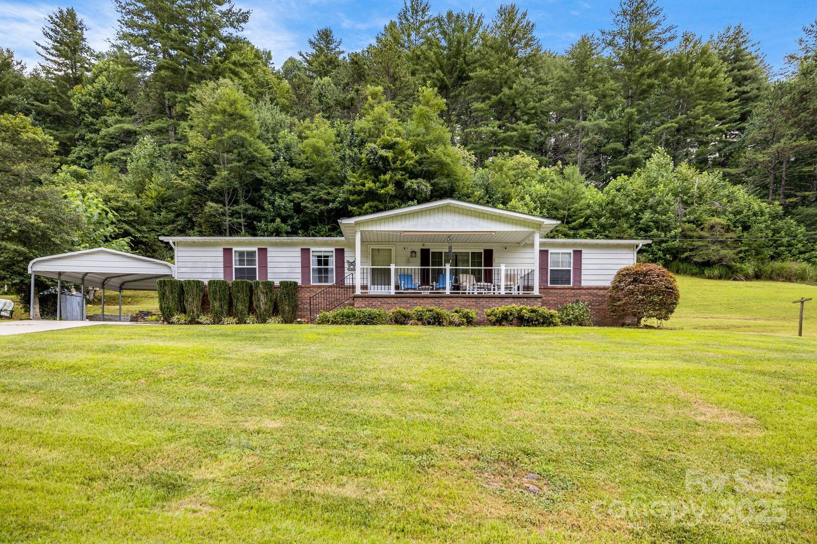 Property Photo:  582 Lewis Branch Road  NC 28753 