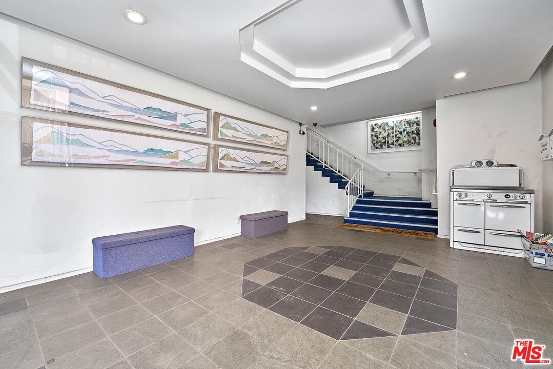326 S Manhattan Pl  Los Angeles CA 90020 photo