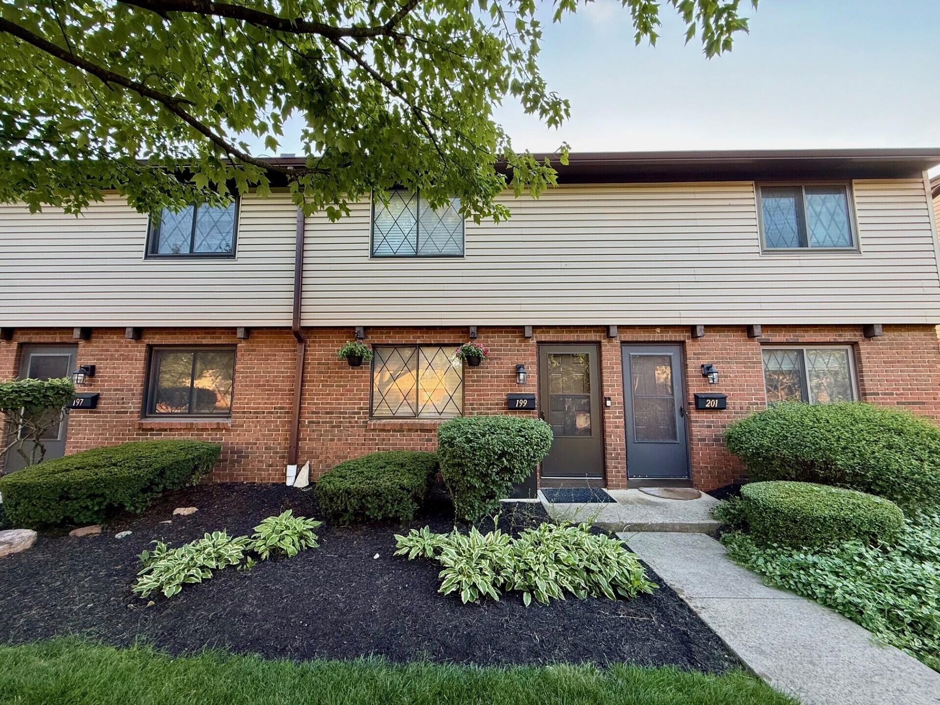 Property Photo: 199 Nottingham Court OH 43081