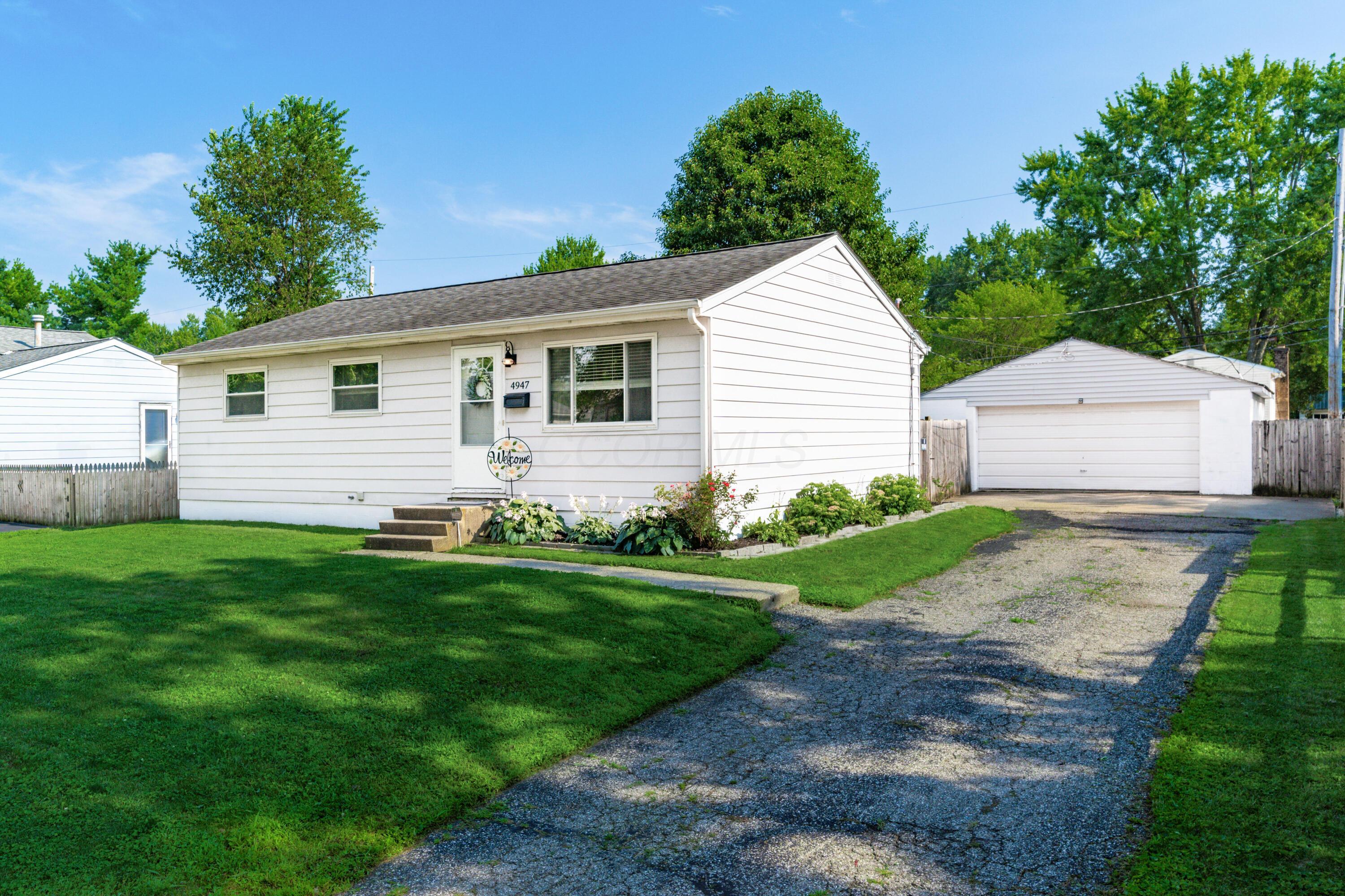 Property Photo:  4947 Albany Drive  OH 43232 