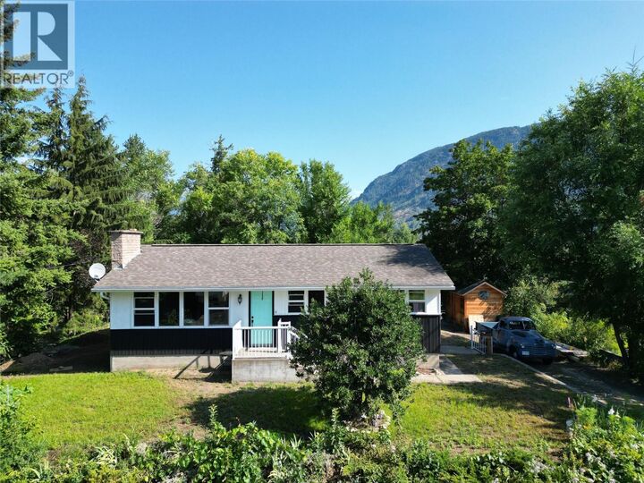 Property Photo: 813 Oak Street BC V1N 2H5