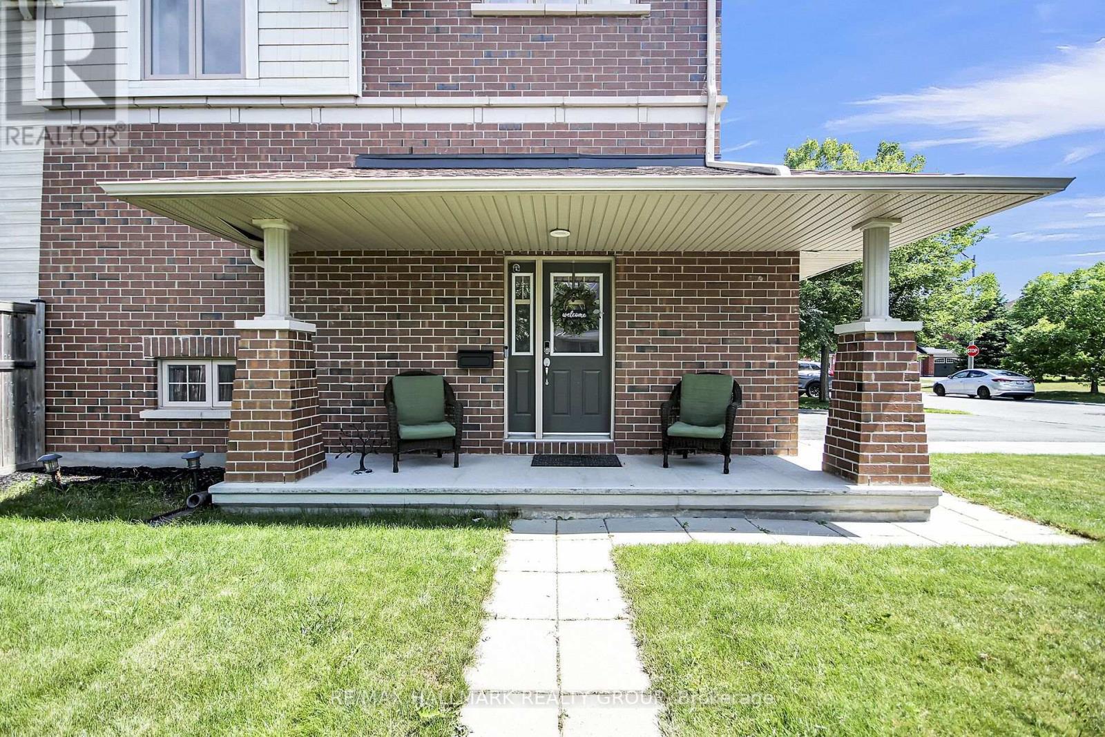 Property Photo:  309 Balinroan Crescent  ON K2J 3T7 