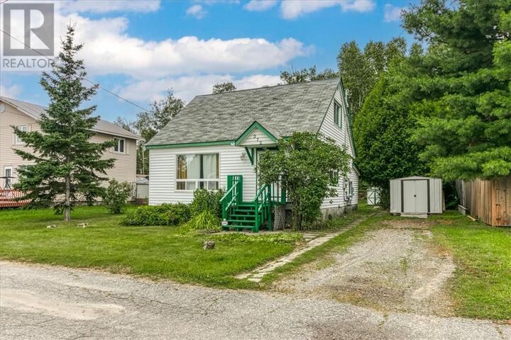 Property Photo:  272 Eleventh Avenue  ON P3Y 1N2 