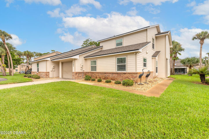 Property Photo: 105 Bob White Court FL 32119