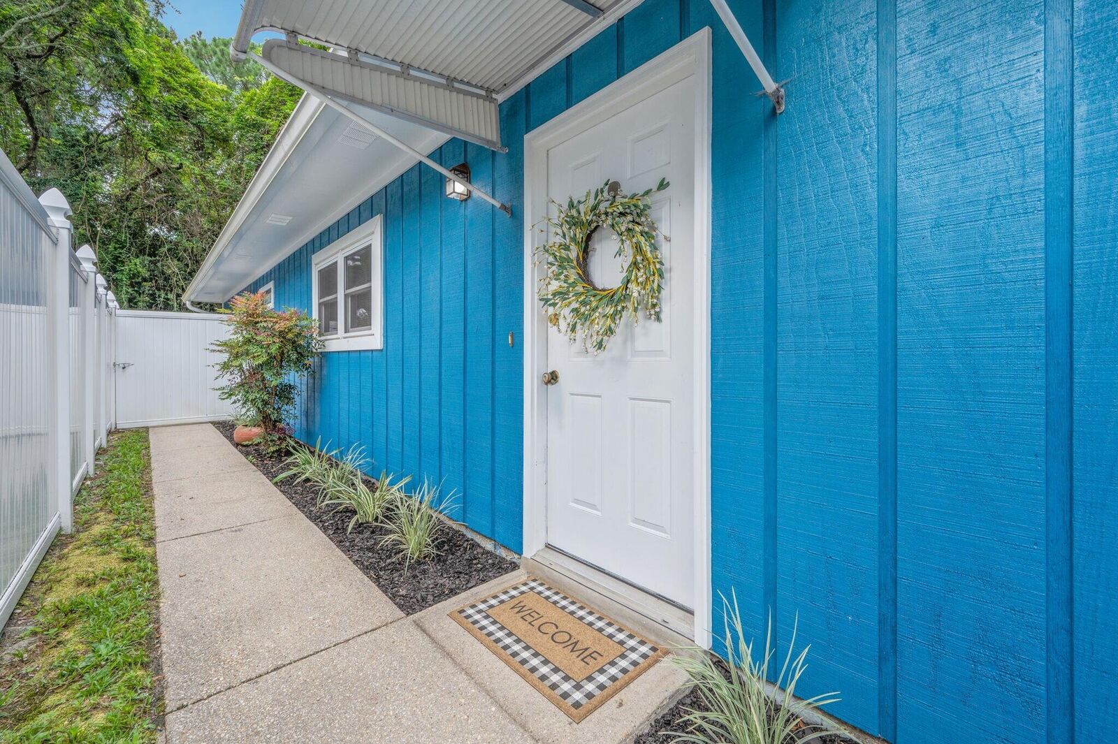 Property Photo: 4 3rd Avenue FL 32579