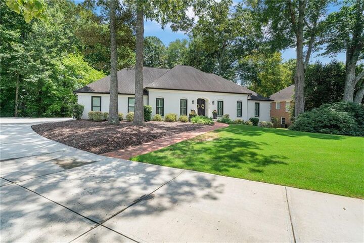 Property Photo: 6315 Buckingham Place GA 30040