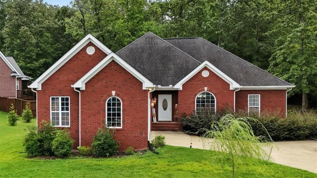 Property Photo: 48 Mountain Chase Road GA 30165