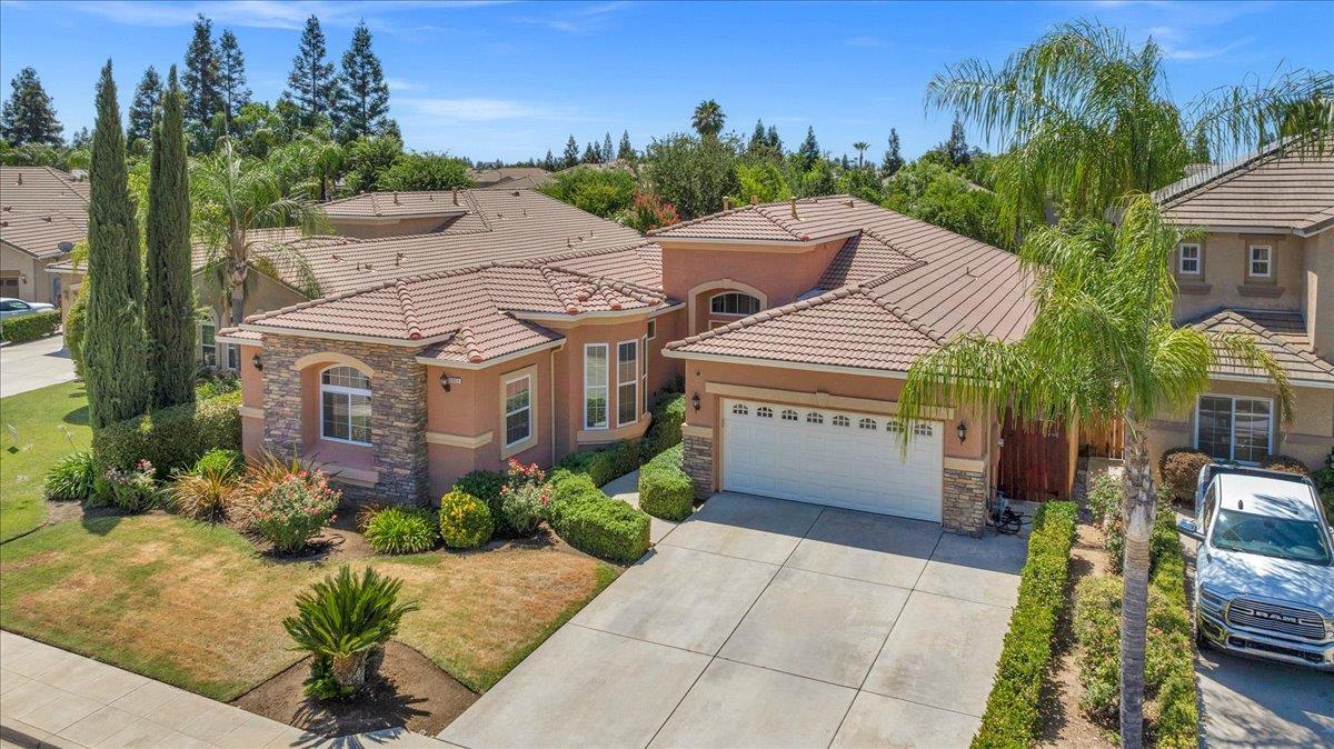 Property Photo:  2825 E Quincy Avenue  CA 93720 