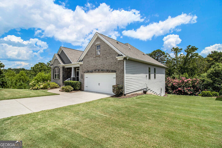 Property Photo: 5780 Stellata Circle Circle GA 30028