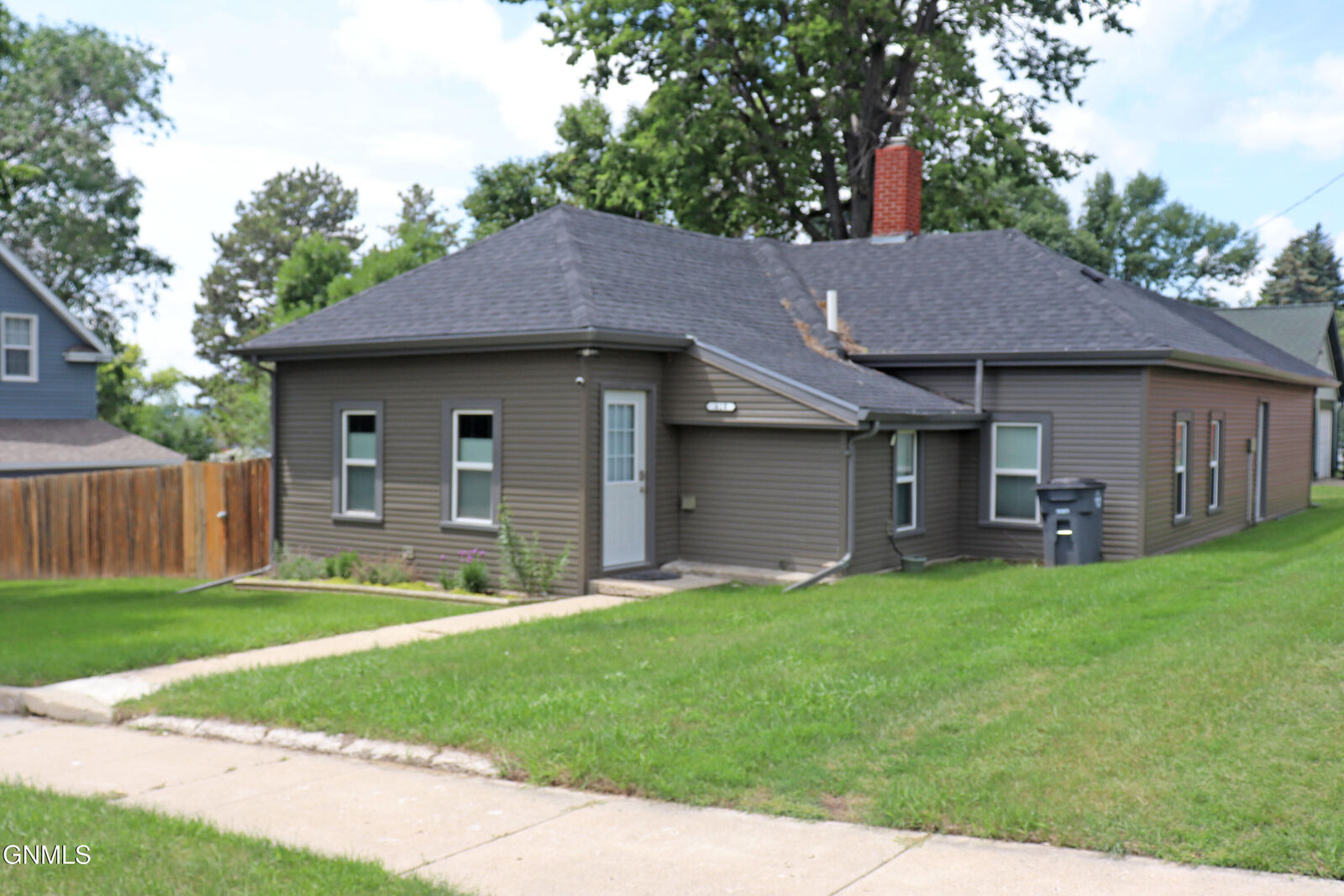 Property Photo:  410 8th Street  ND 58577 