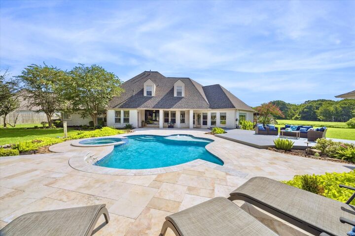 Property Photo: 2904 Bridle Path Lane TX 77546