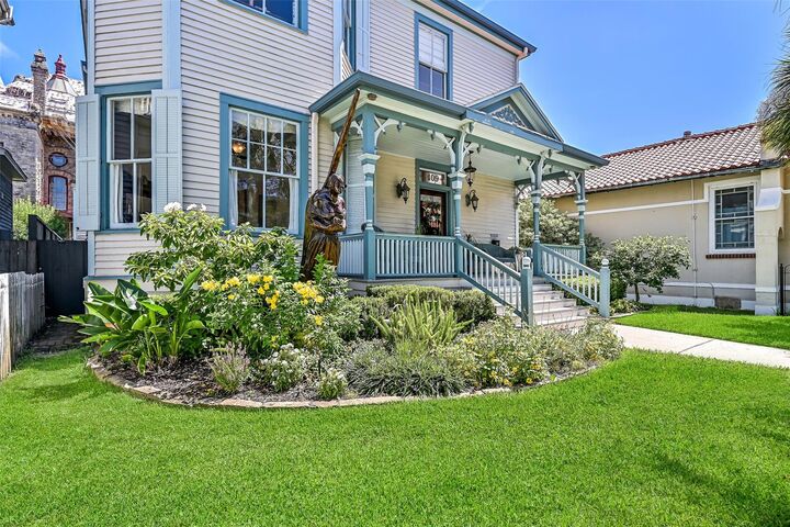 Property Photo: 1409 Sealy Street TX 77550