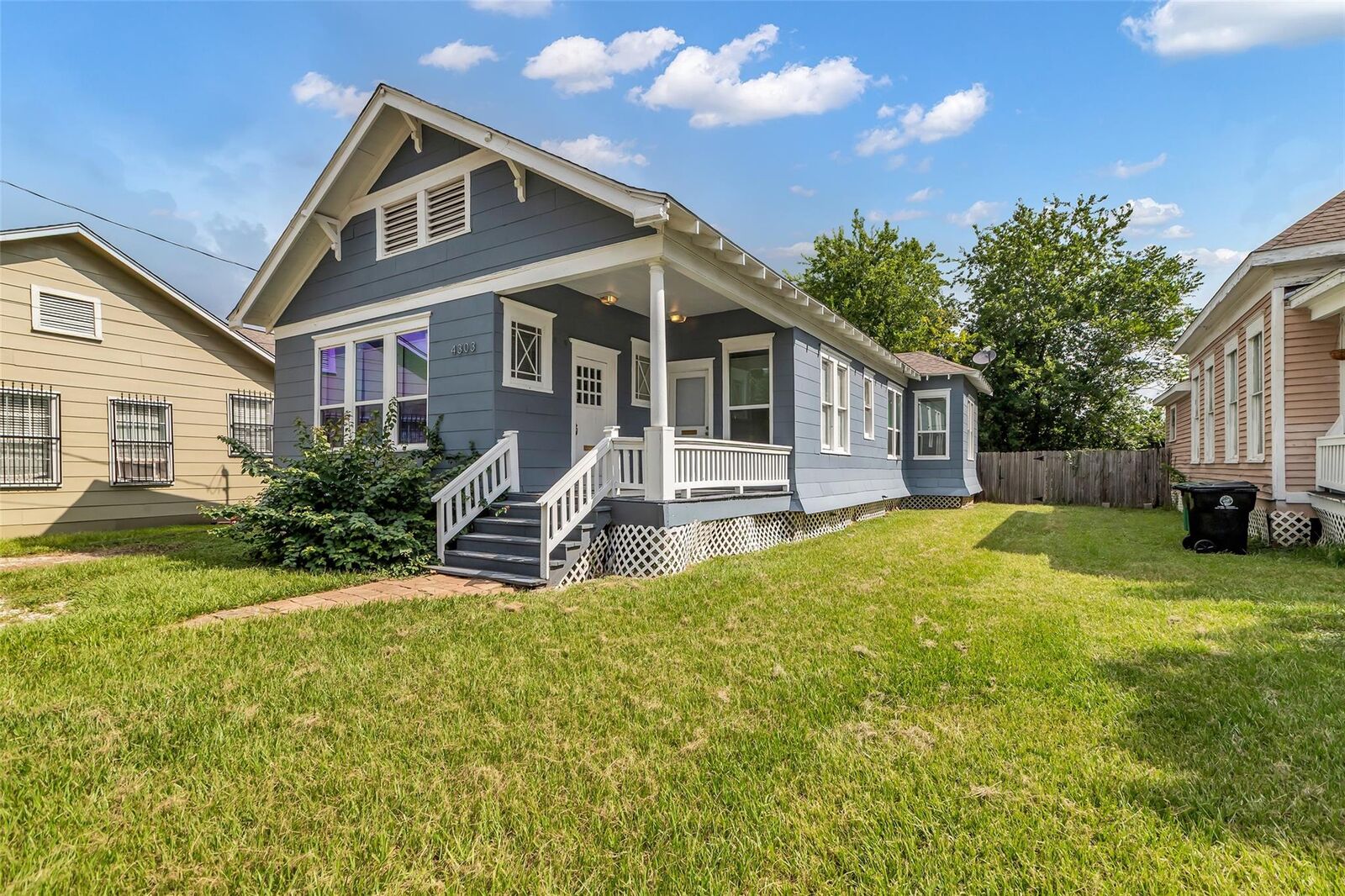 Property Photo:  4303 McKinney Street  TX 77023 