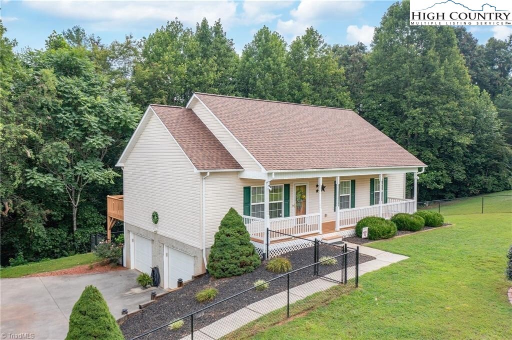 Property Photo: 178 Brooklin Street NC 28697