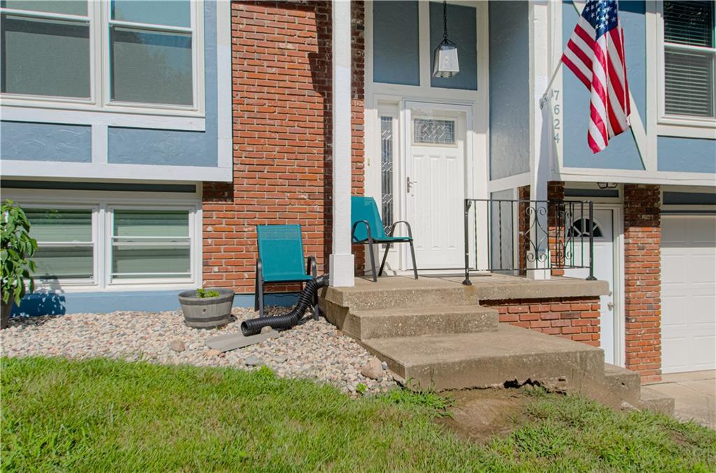 Property Photo: 7624 N Olive Street MO 64118