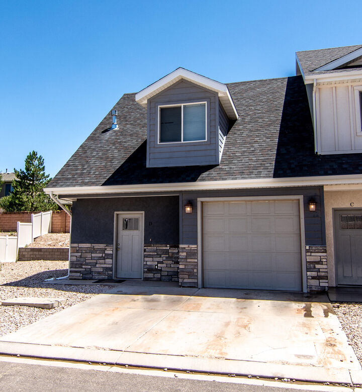 Property Photo:  1577 S Topaz Dr #D  UT 84720 