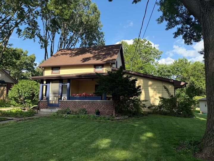 3233 68th Street  Urbandale IA 50322 photo