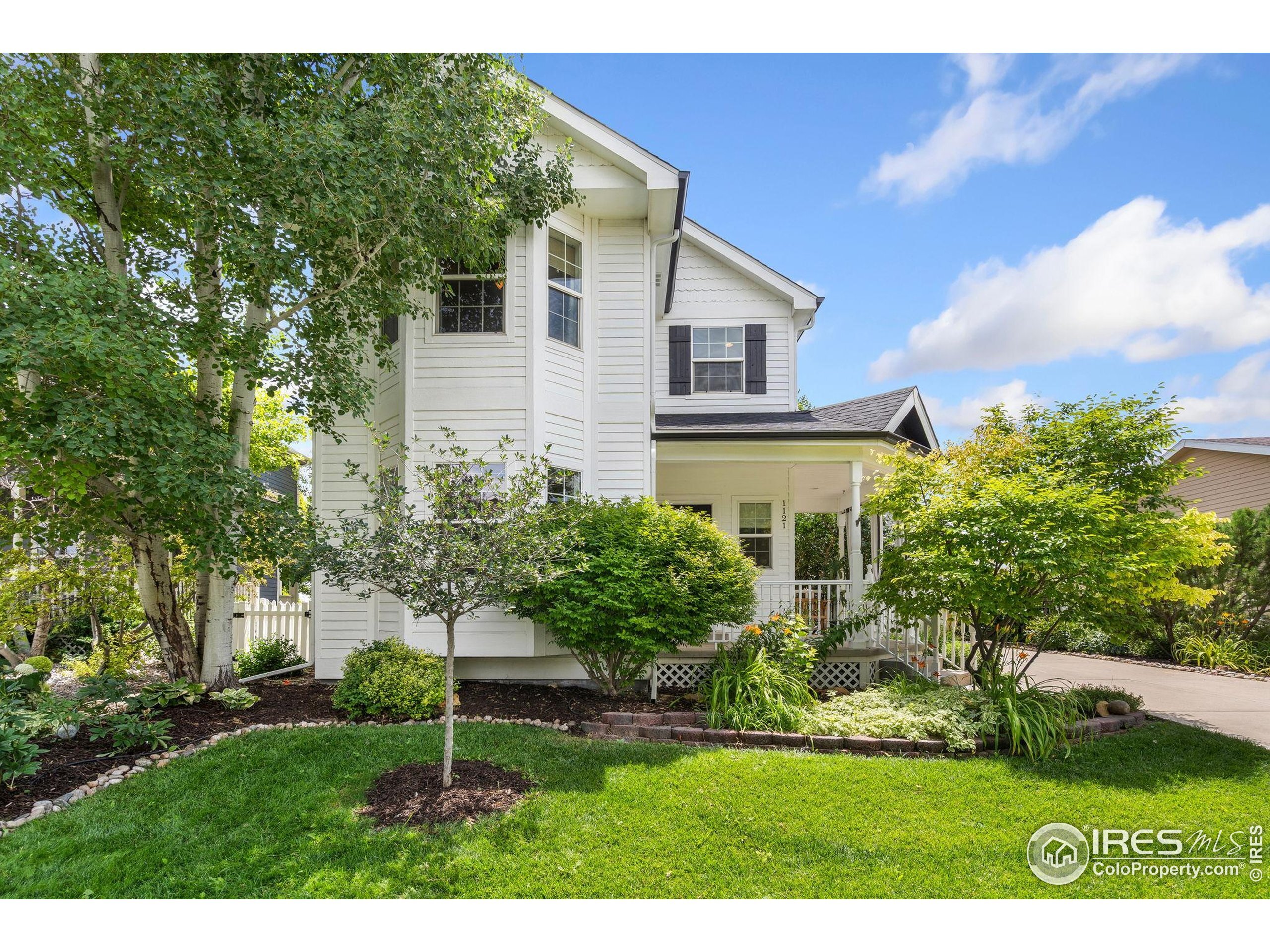 Property Photo: 1121 Crescent Dr CO 80550