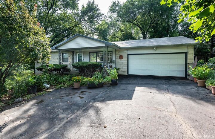 Property Photo: 2704 N Skyline Drive IN 47404