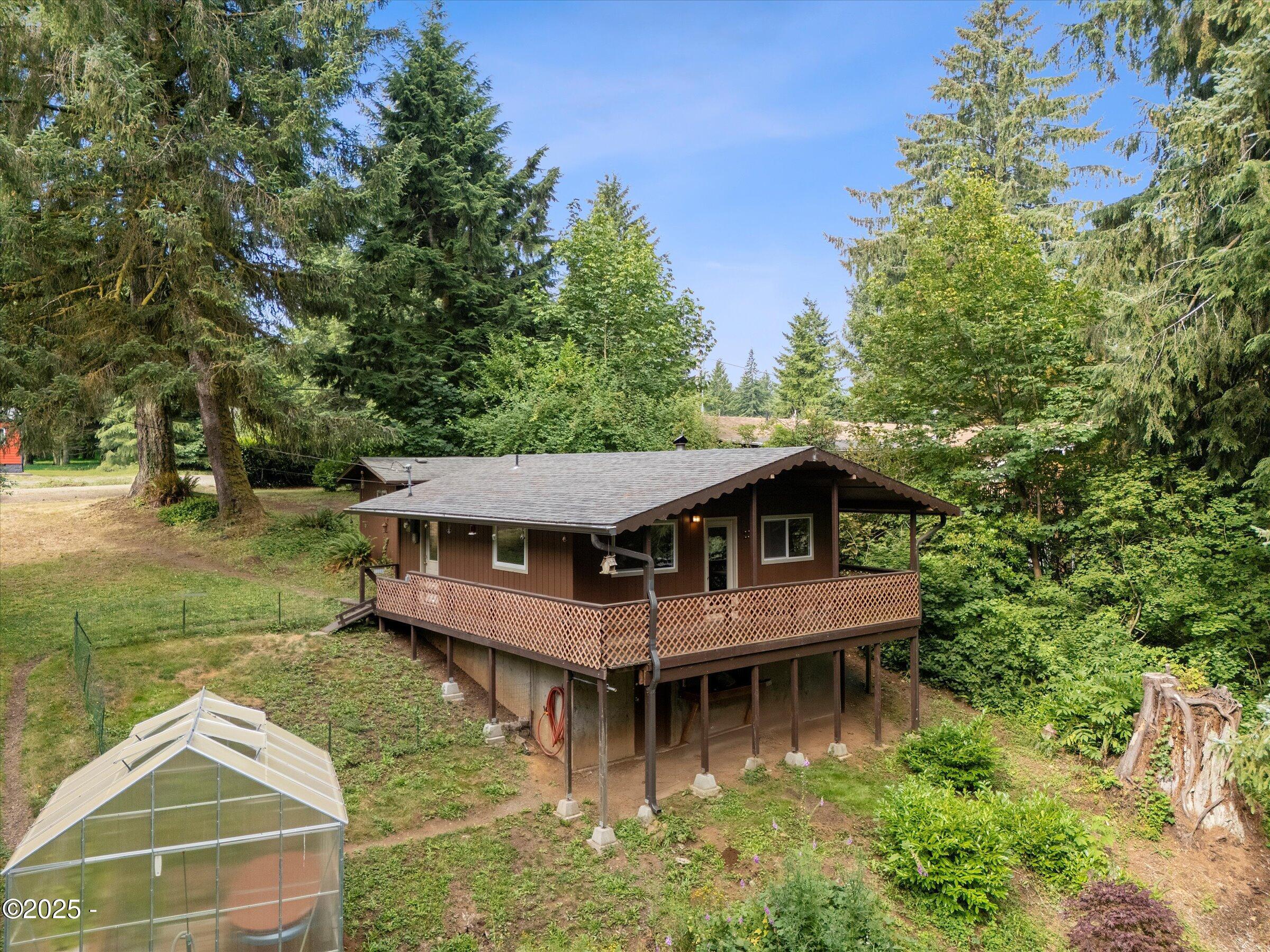 Property Photo: 373 N Deerlane Drive OR 97368