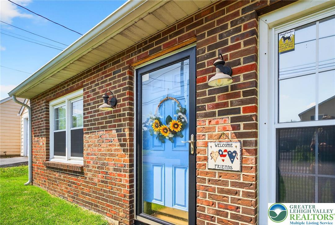 Property Photo:  1213 Whitehall Avenue  PA 18045 
