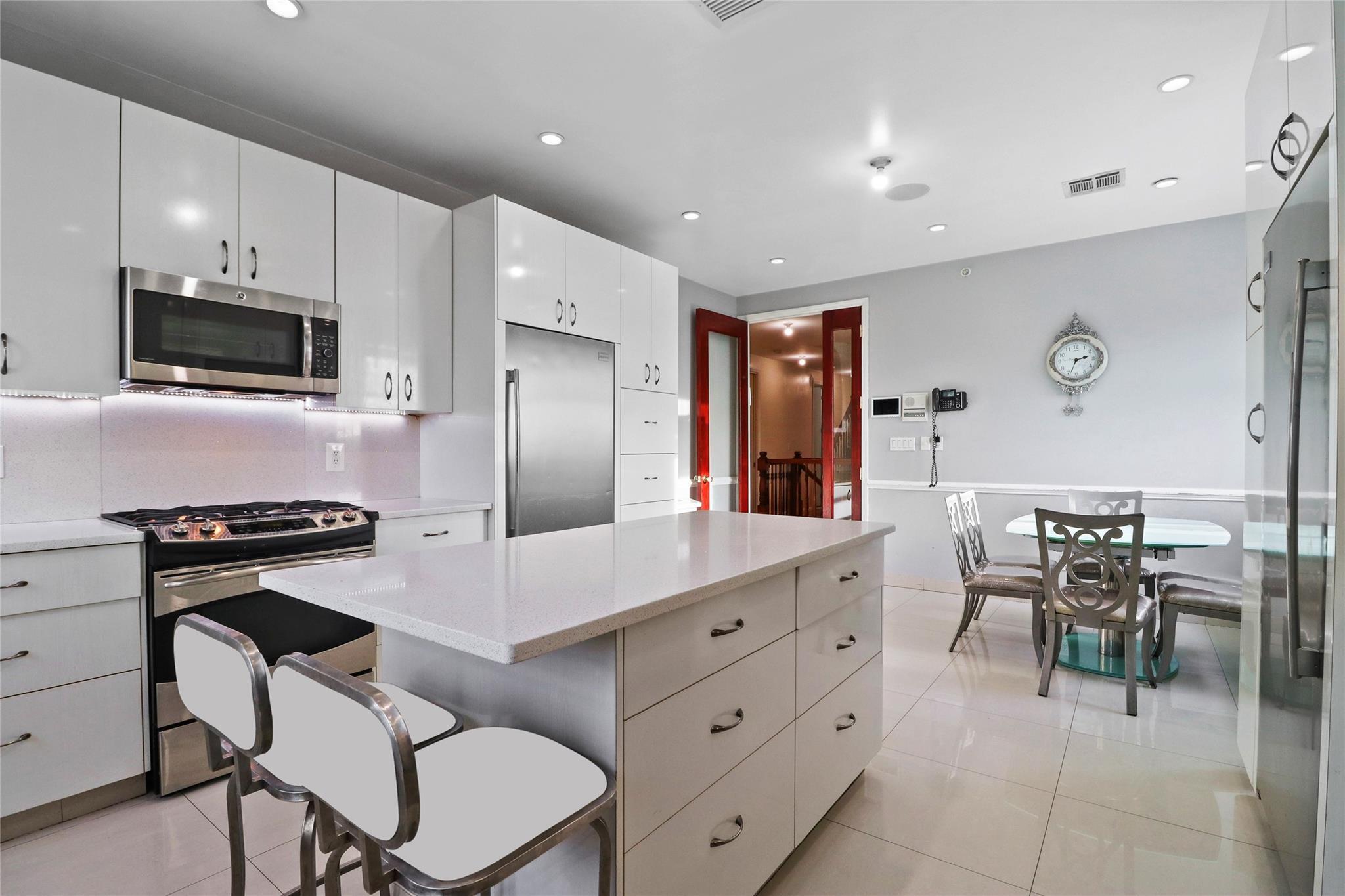 Property Photo:  14 Hamburg Way 303  NY 10950 