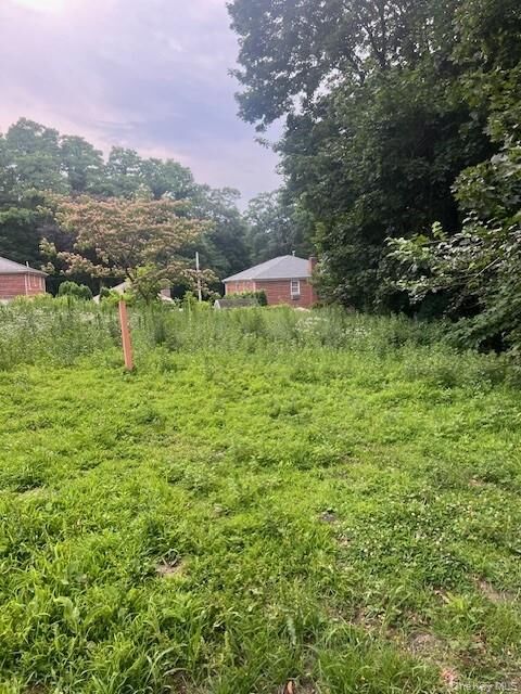 Property Photo:  1 Granite Place  NY 10701 