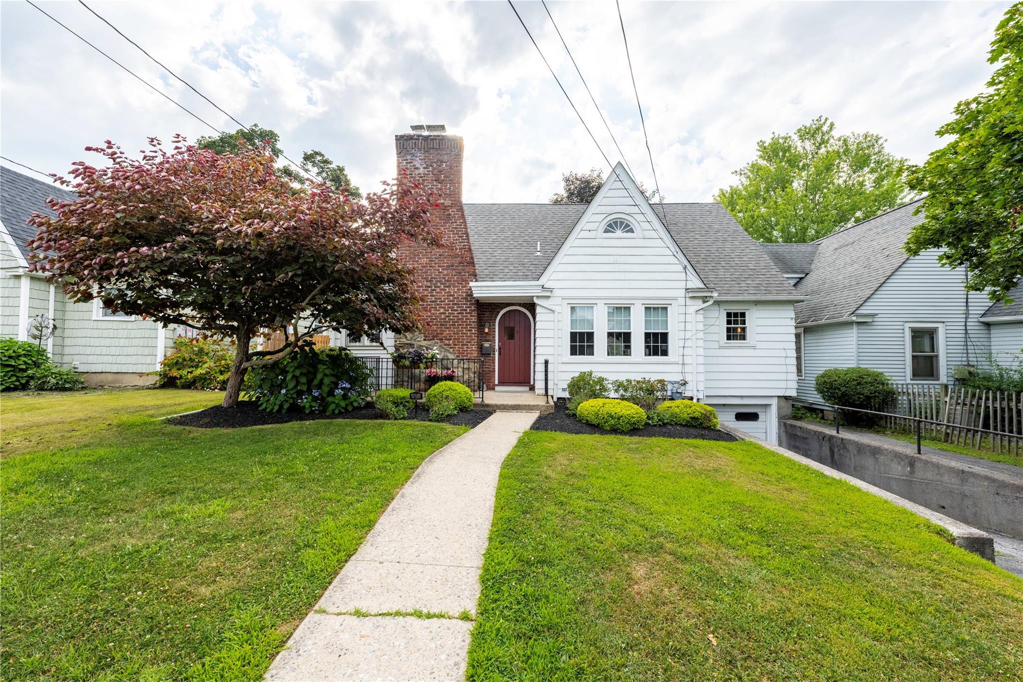 Property Photo:  9 Crestwood Boulevard  NY 12603 