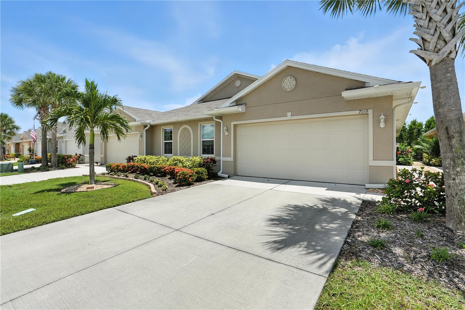 Property Photo: 7249 W Lenox Circle FL 33950