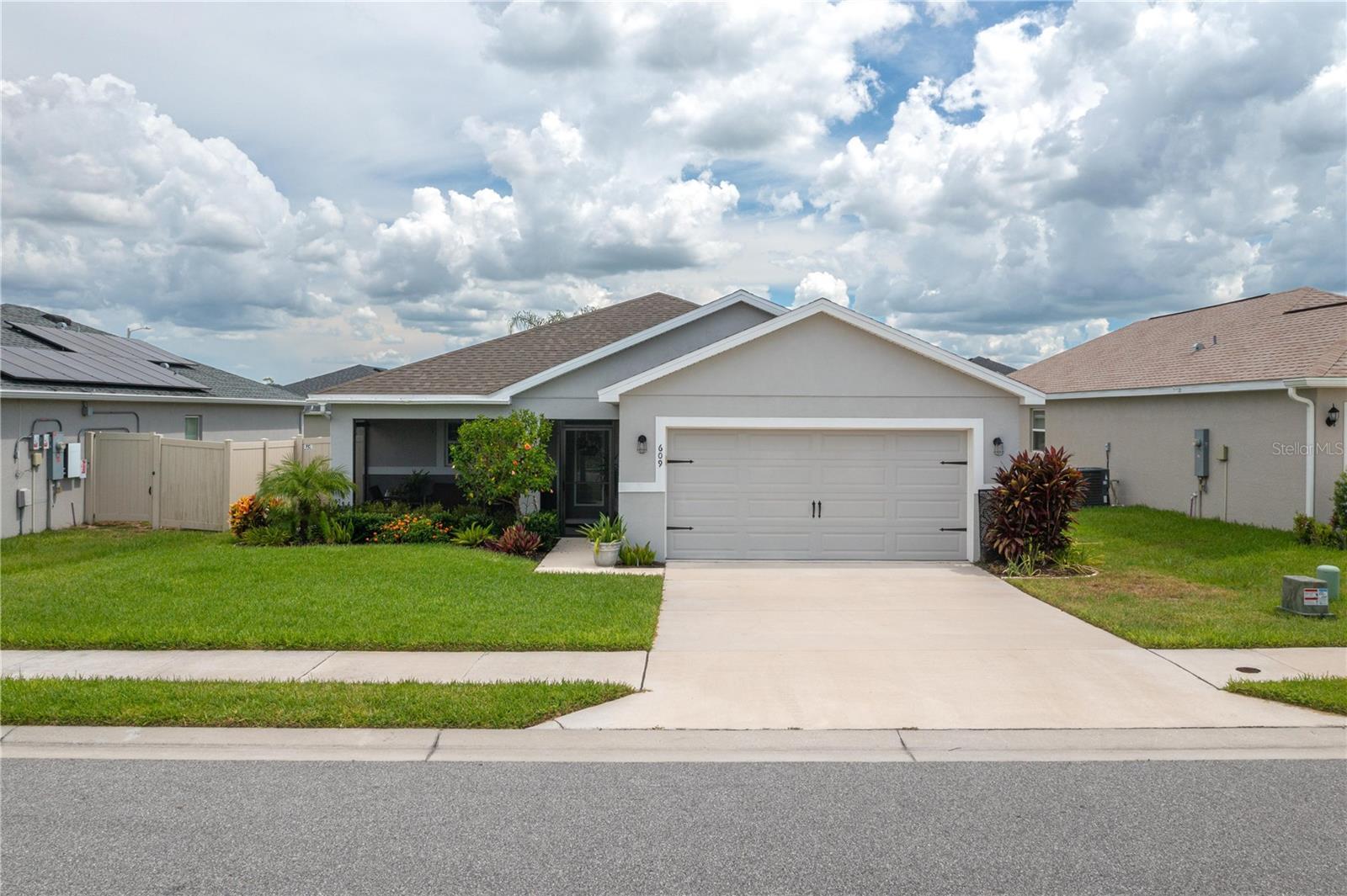 Property Photo: 609 Vittorio Drive FL 33884