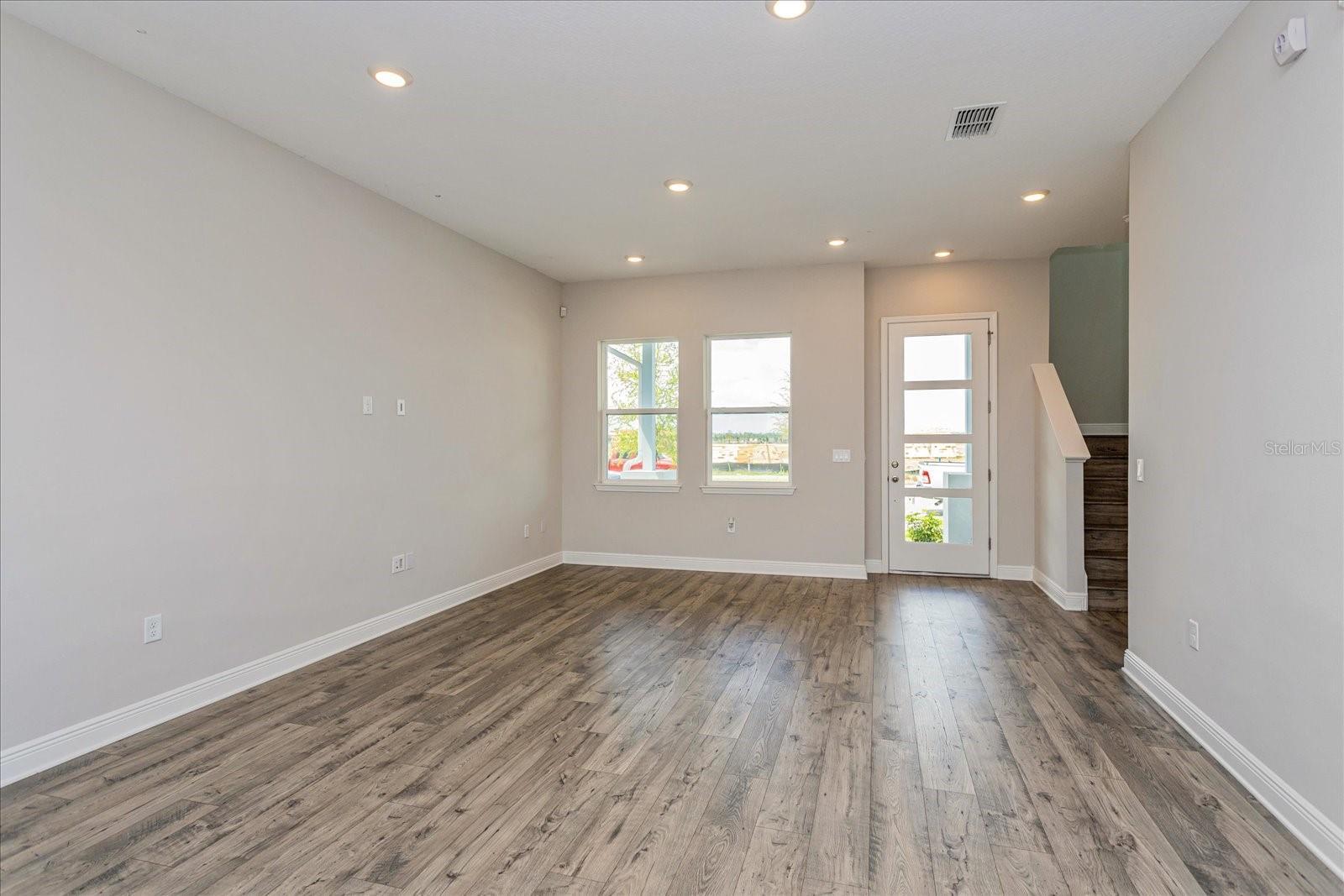 Property Photo: 10041 Peebles Street FL 32827