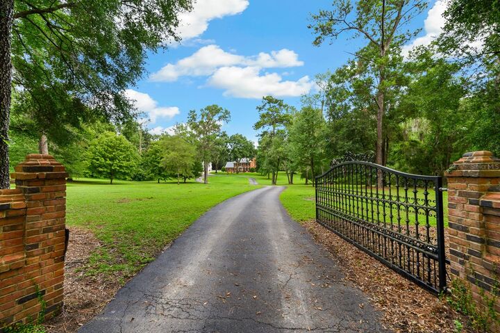 Property Photo:  6011 NW 23rd Avenue  FL 32606 