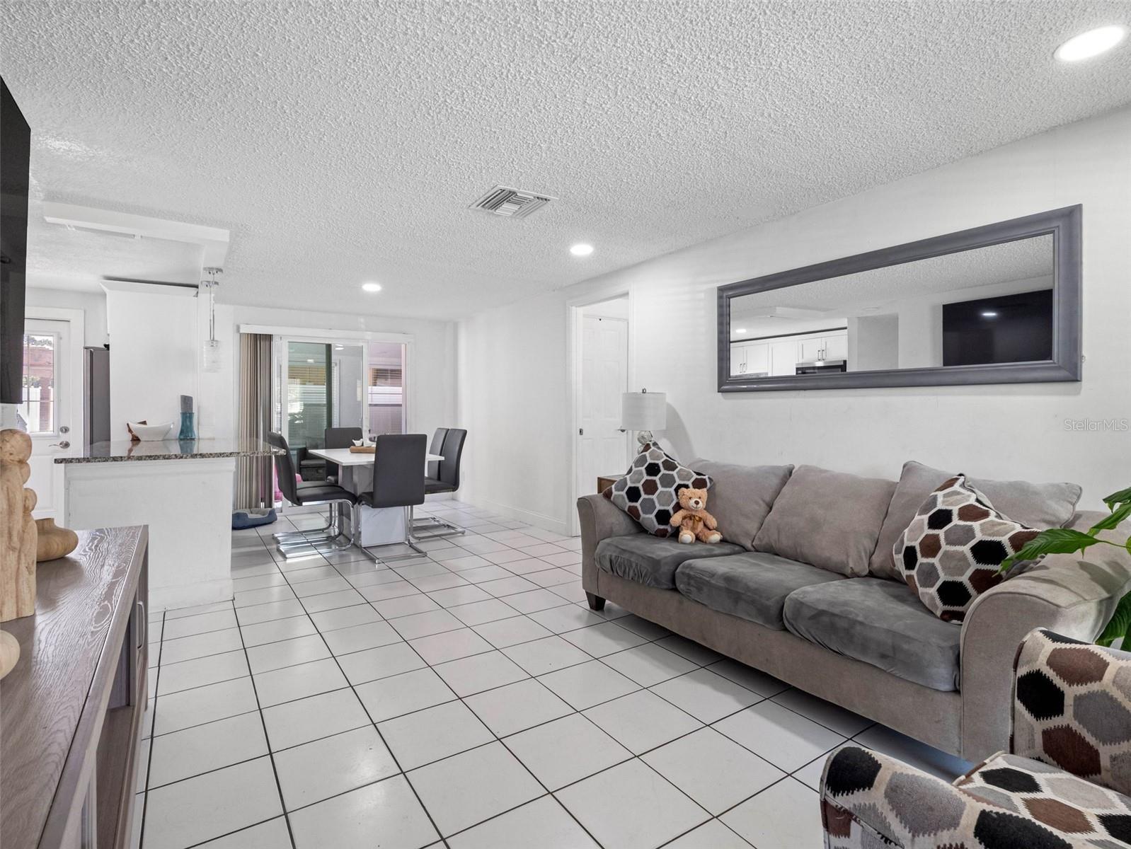 Property Photo:  