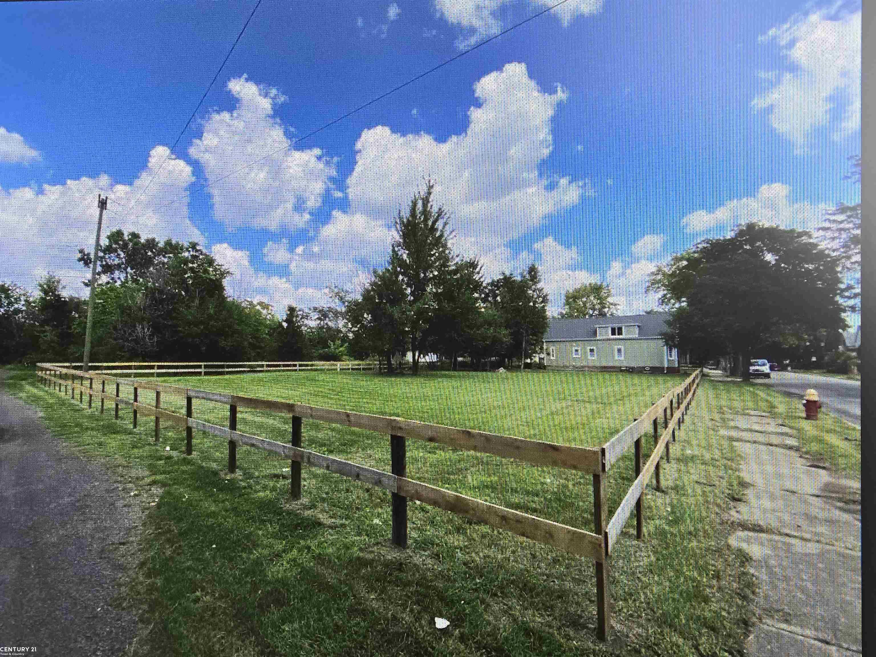 Property Photo:  3607 E Ferry St Street  MI 48211 