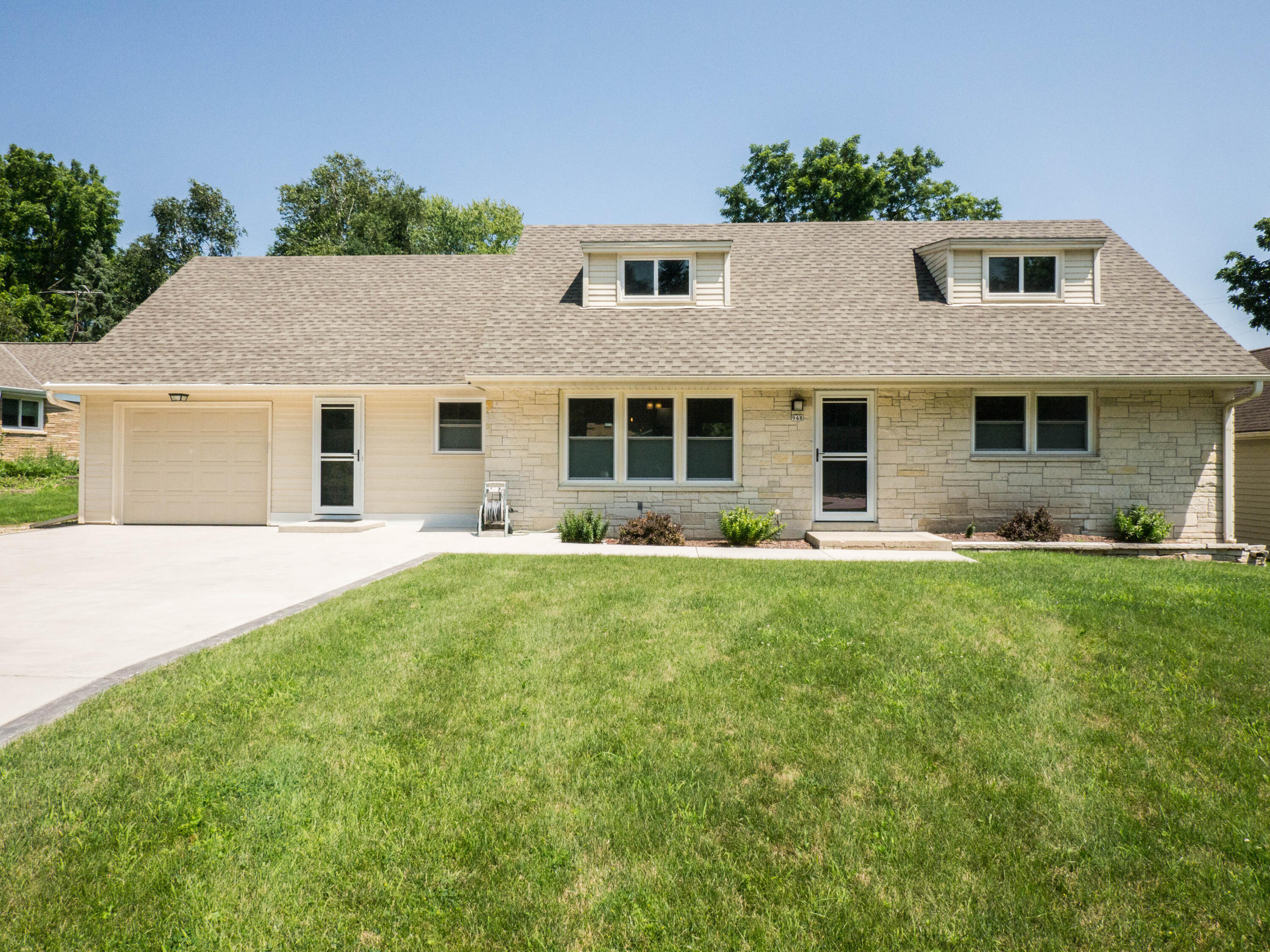 948 N Green Bay Rd  Grafton WI 53024 photo