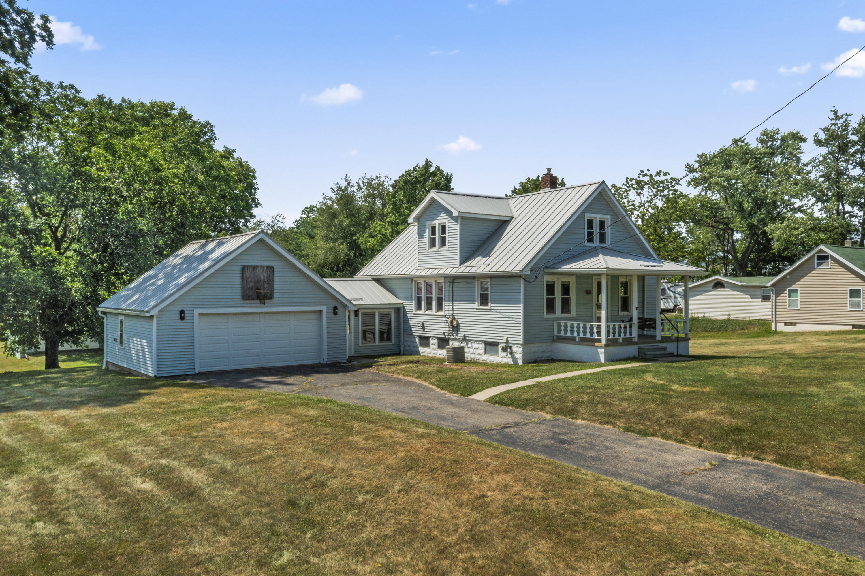 Property Photo:  125 Hillfield Road  MI 48326 