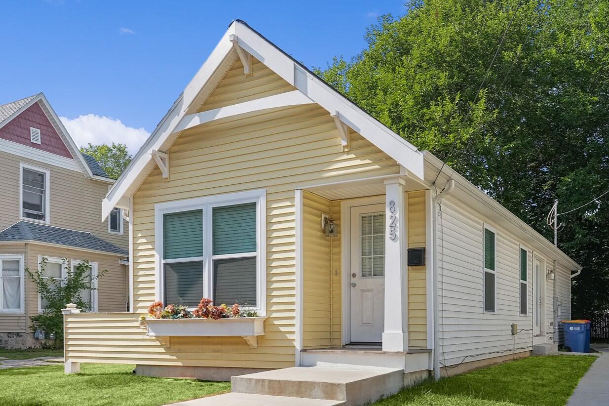 Property Photo: 825 Alexander Street SE MI 49507