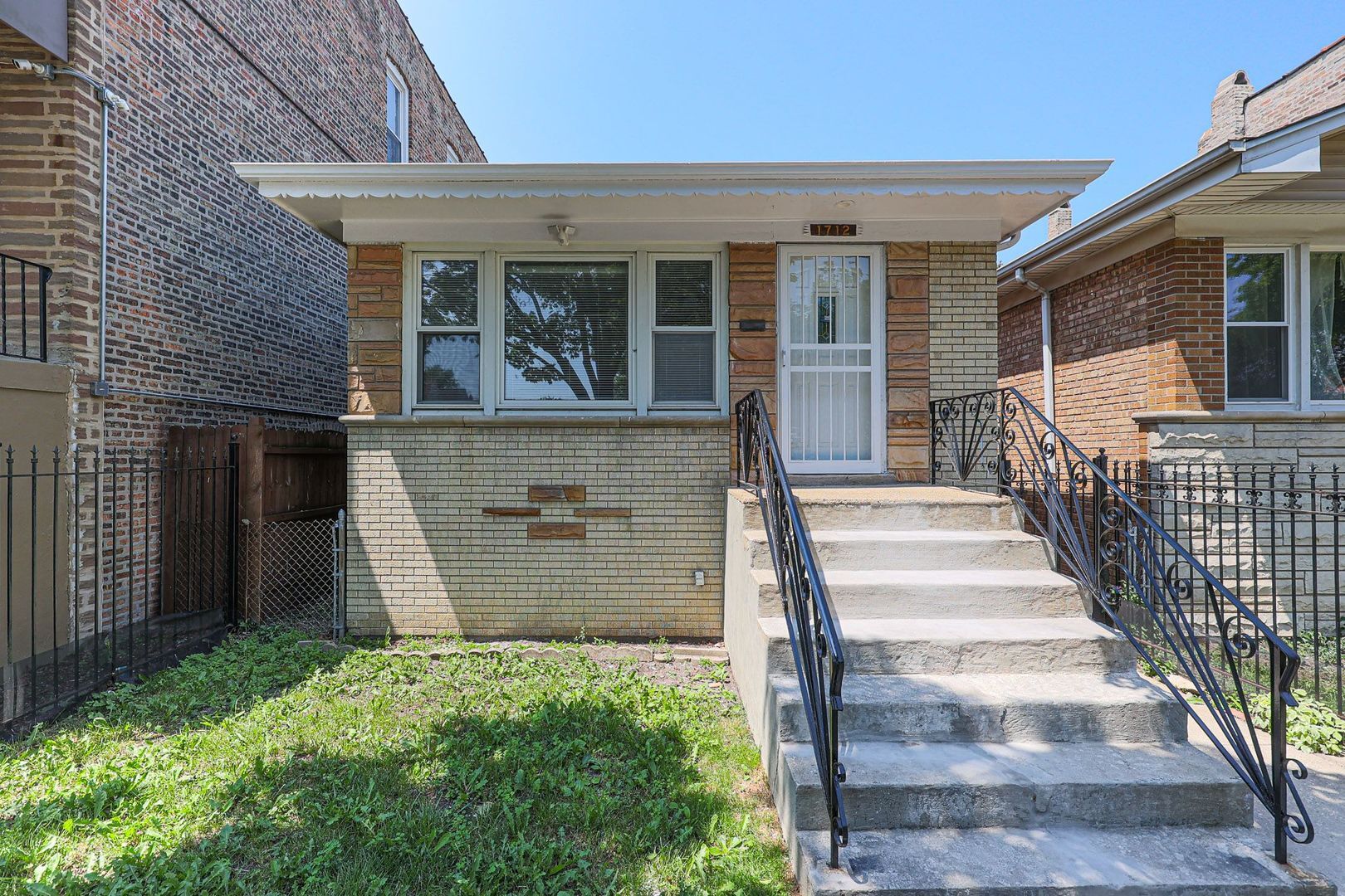 Property Photo:  1712 N Springfield Avenue  IL 60647 