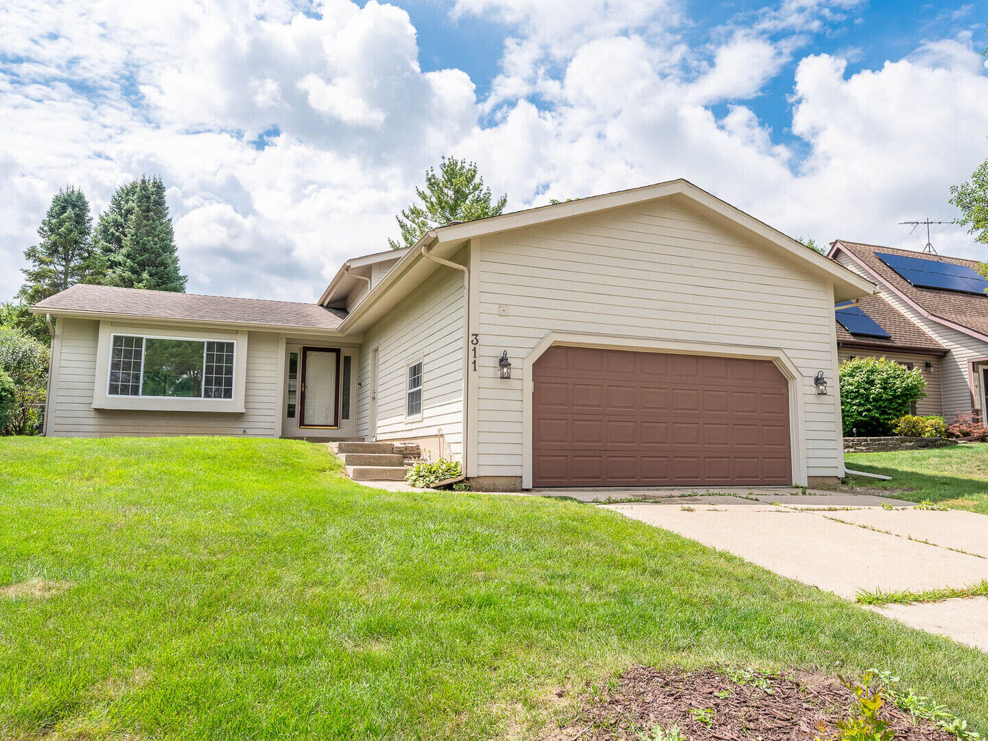 Property Photo:  311 Wellington Drive  IL 60107 